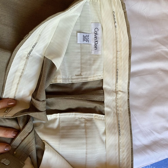 Men’s Calvin Klein suit. Large. - Picture 12 of 12